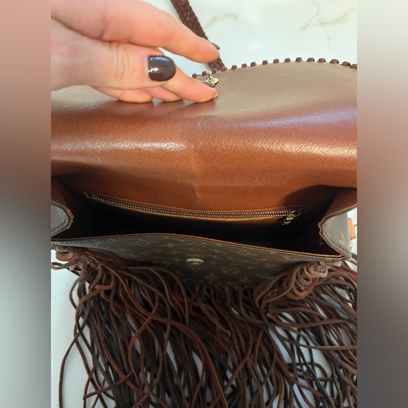 Authentic LV bag from vintage boho bags. It’s called the World Traveller. - Picture 4 of 4